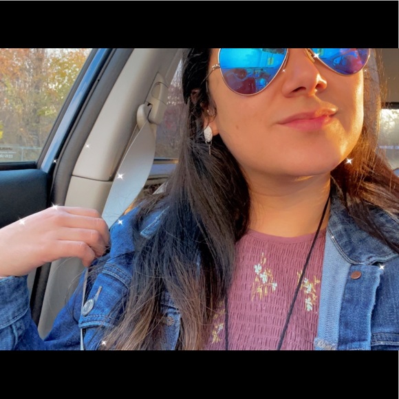 Meet your Posher, Kaitlynn - Picture 4 of 5